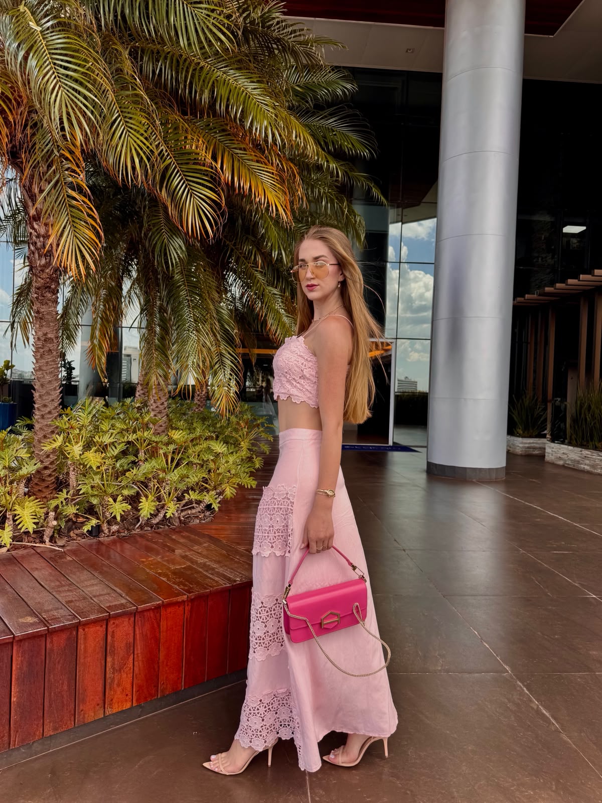 Thalita em produção de moda para Sofistiqué